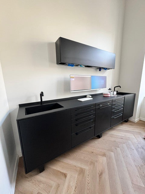 Edarredo Behandlungszeile aus hochwertigem Stahl e.03 Monocolore