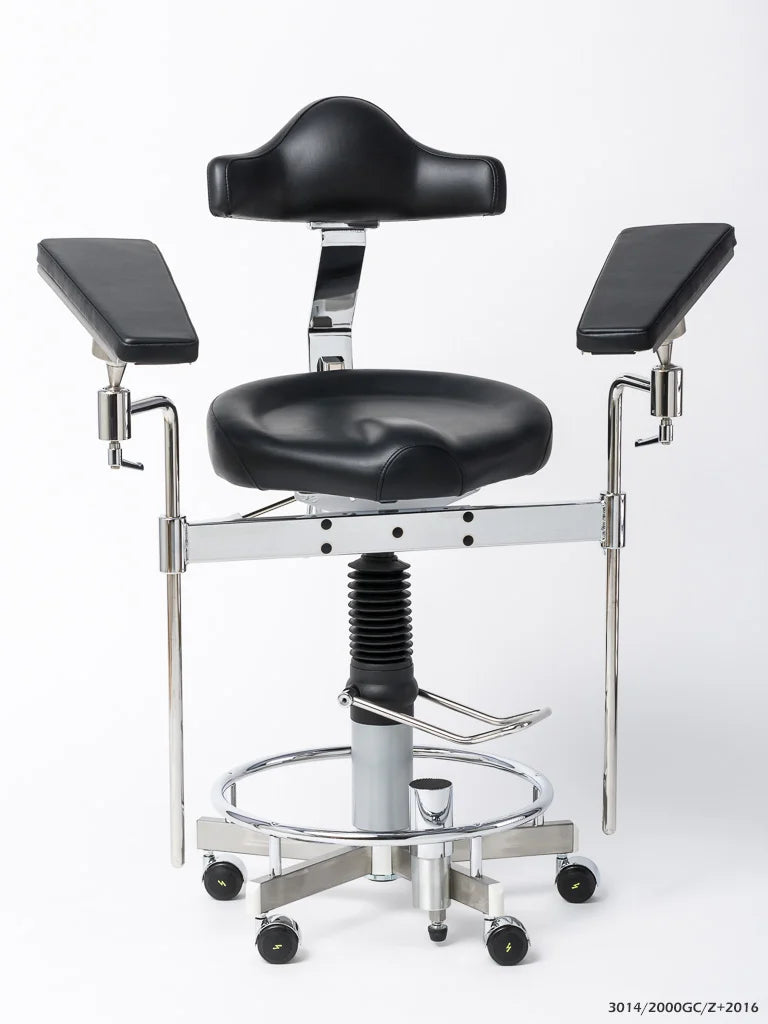 Jörg & Sohn Coburg Medicalift 3014: Spezieller Arbeitsstuhl für Chirurgie und Mikrochirurgie, mit präziser Höhenverstellung, ergonomischer Sitzfläche und stabiler Basis für höchsten Komfort und Unterstützung bei anspruchsvollen Eingriffen