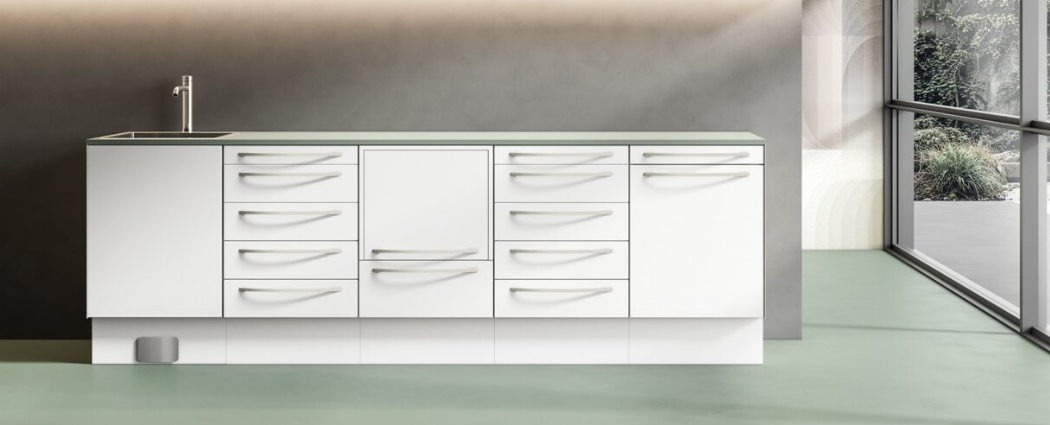 <strong>Edarredo Behandlungszeile aus hochwertigem Stahl</strong><br> e.04