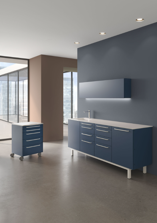 Edarredo E.04 Behandlungszeile aus Stahl – Robuste, hochwertige Möbel für Dentalpraxen, ideal für moderne und effiziente Arbeitsabläufe