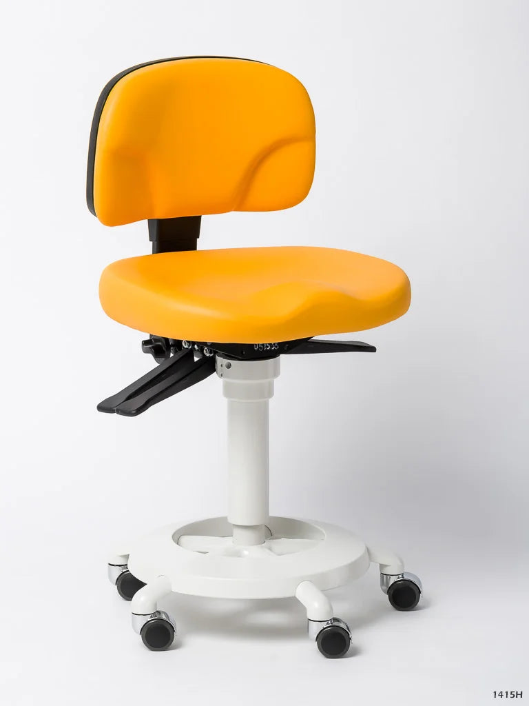 Jörg & Sohn Coburg Dentalift 1415: Zahnärztlicher Arbeitsstuhl mit ergonomischem Design, gepolsterten Armlehnen und einer verstellbaren Rückenlehne, geeignet für eine komfortable Behandlung und optimale Unterstützung in der zahnärztlichen Praxis